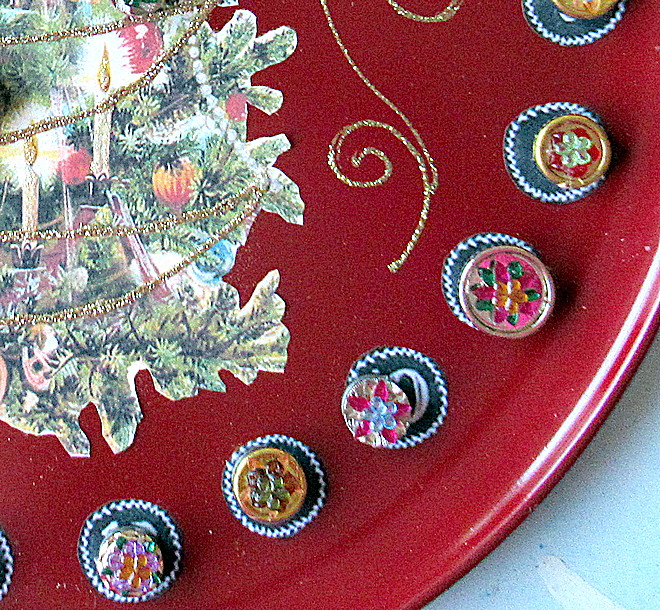 advent pizza pan button closeup